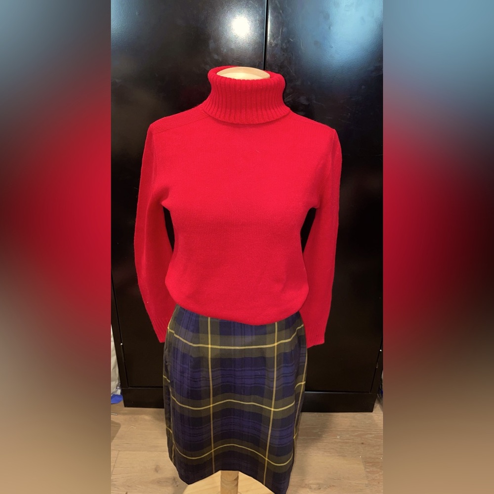 Vintage Red Turtleneck Sweater – Size Small